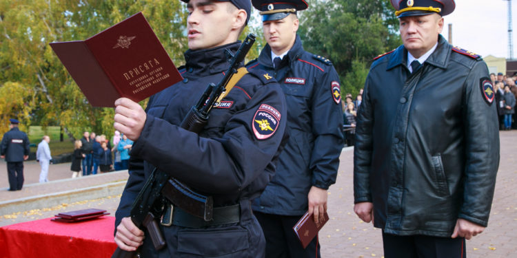 В Росії достроково випускають курсантів, бо на війні бракує командирів