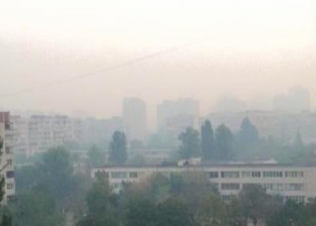 Київщину накрив їдкий дим, людям радять зачинити вікна і обмежити перебування на вулиці