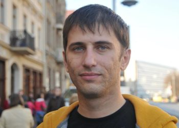 У Львові поліція провела обшуки у помешканнях відомих волонтерів Літинського та Островського