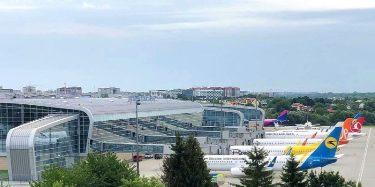 Міністр інфраструктури назвав український аеропорт, який може першим відновити польоти