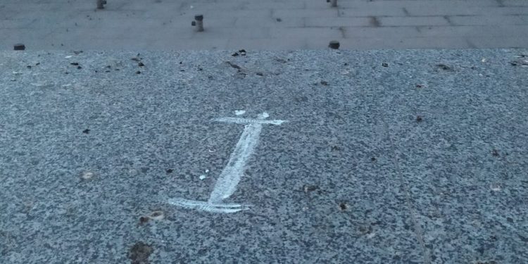 Страшний сон окупантів: мешканці Маріуполя малюють на вулицях літеру “Ї” (фото)