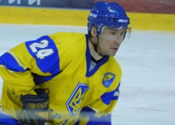 Легендарний хокеїст київського “Сокола” захищає Україну від рашистів на передовій (фото)