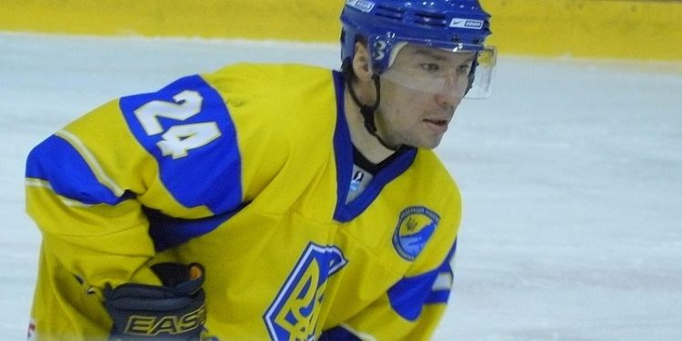 Легендарний хокеїст київського “Сокола” захищає Україну від рашистів на передовій (фото)