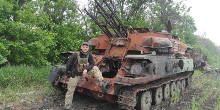 Командир зенітної батареї розповів, як український “Бук” збив російський літак, не випустивши жодної ракети