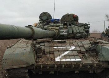 У селі під Харковом окупанти з танка обстріляли цивільне авто, загинули дві жінки