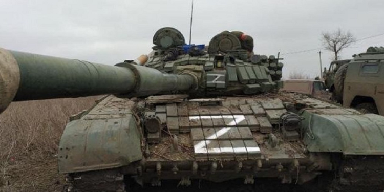 У селі під Харковом окупанти з танка обстріляли цивільне авто, загинули дві жінки