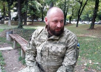 Професор із Закарпаття, що читає лекції з окопу, розповів про службу в ЗСУ (фото, відео)