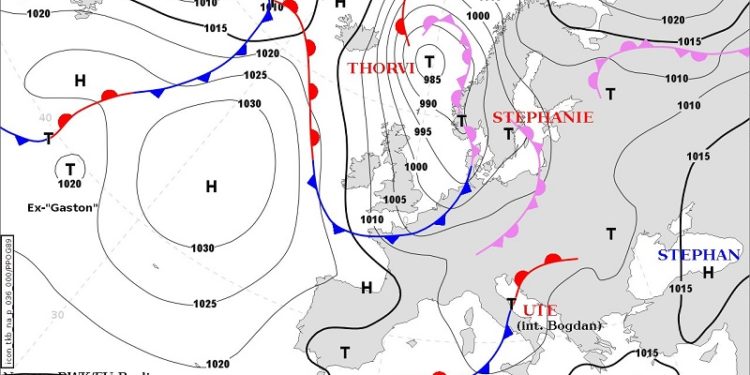 Україна опинилася між “Стефаном” і “Стефанією”: яку погоду зумовлять атмосферні фронти