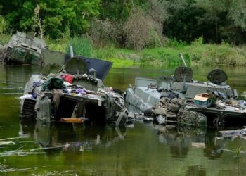 Окупанти екстрено вивозять свої родини з Криму та Півдня України