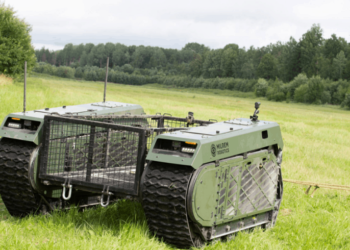 Україна отримала перший естонський робомобіль, який вивозитиме з-під обстрілів поранених бійців (фото, відео)