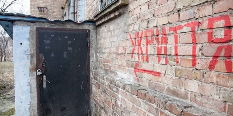 Подоляк порадив кримчанам облаштувати укриття
