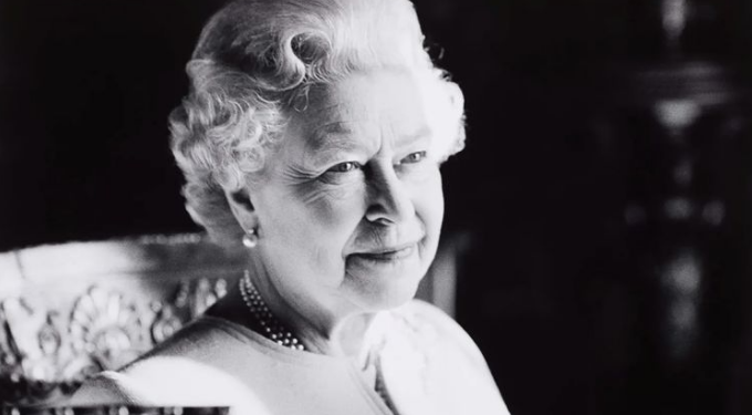Стали відомі точний час та причина смерті королеви Єлизавети II
