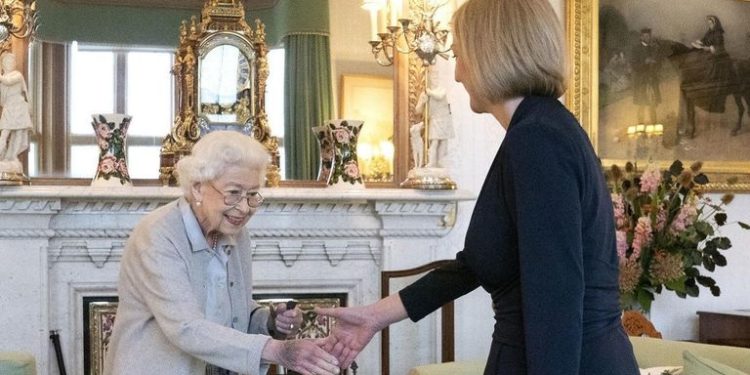 Лікар назвав ймовірну причину смерті Єлизавети II