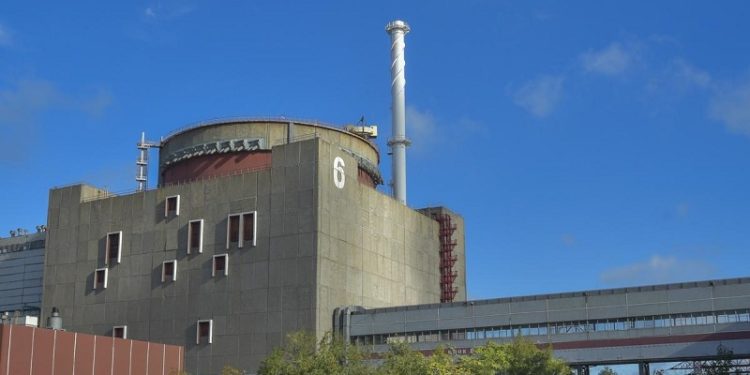 Запорізька АЕС повністю зупинена, її переводять у холодний стан