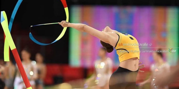 Українські спортсменки вирушили в Софію на чемпіонат світу з художньої гімнастики (фото)