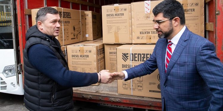 Ізраїльське місто Ашдод передало столиці України 10 генераторів та 20 теплових гармат (фото)