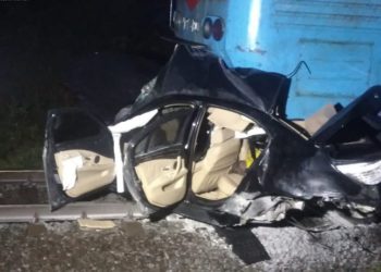 Під Львовом поїзд зіткнувся з автомобілем, є загиблі