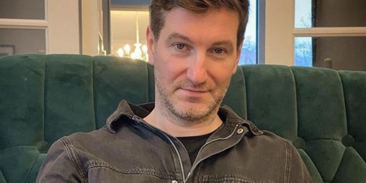 З телеканалу Russia Today звільнили пропагандиста, який закликав “топити і палити” українських дітей (відео)