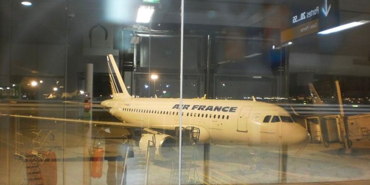 Співробітники ФСБ РФ та ПВК Вагнера попросили притулку у Франції та дають свідчення