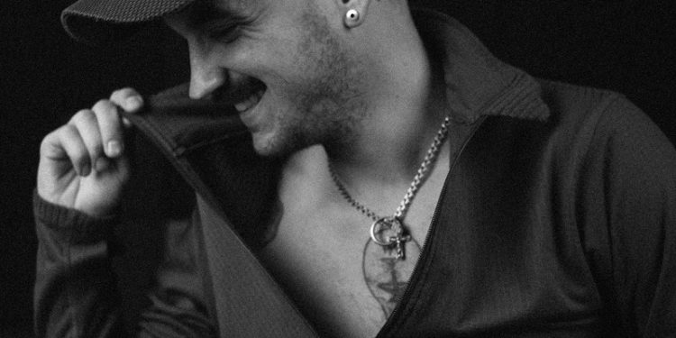 “Одягни котика”: воїни Сил оборони знялися у пікантній фотосесії (фото)