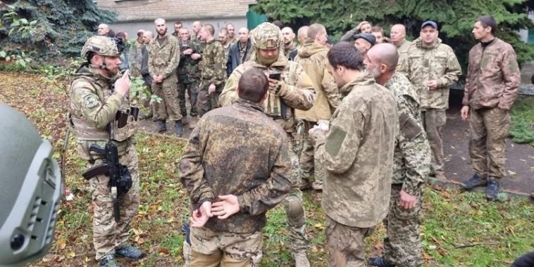 В Україну повернулися ще 32 військовополонених (фото)