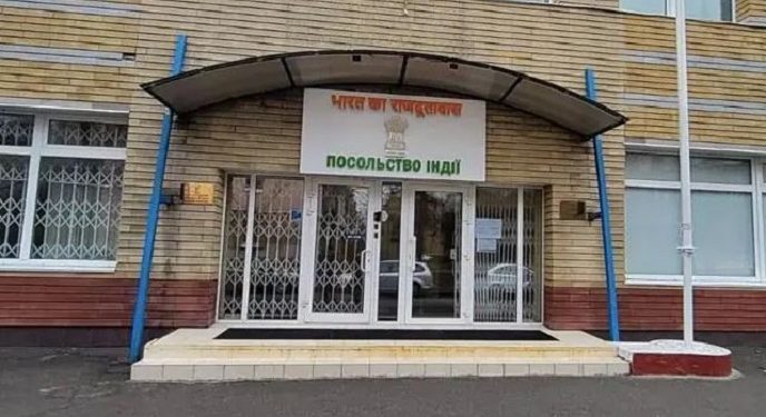 Індія закликала своїх громадян негайно виїхати з України