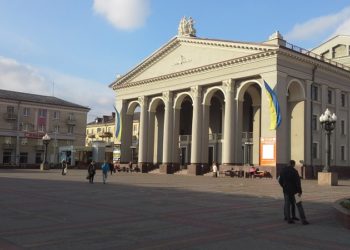 На Рівненщині скоротили комендантську годину і скасували наказ про обмеження на продаж алкоголю