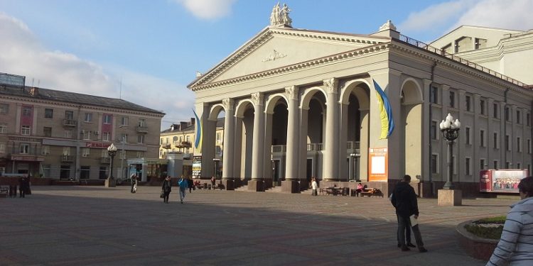 На Рівненщині скоротили комендантську годину і скасували наказ про обмеження на продаж алкоголю