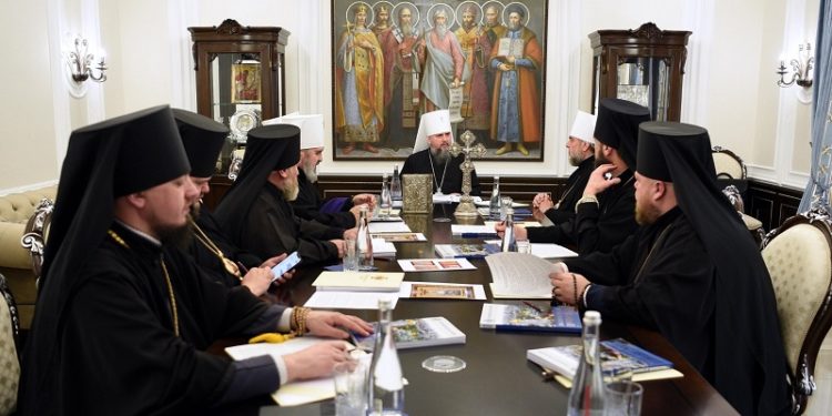 Синод ПЦУ дозволив різдвяні богослужіння 25 грудня за бажання громади