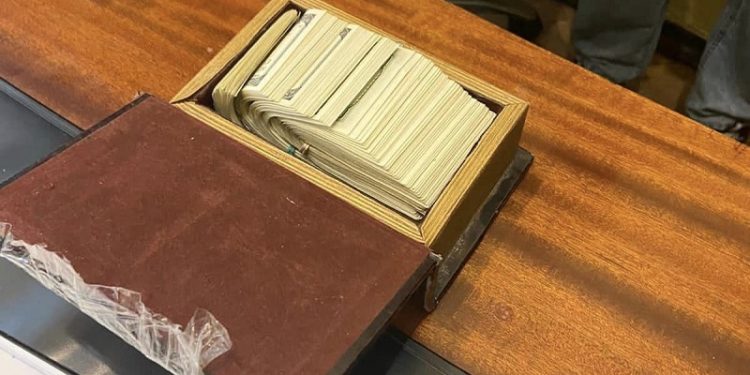 Проректор київської консерваторії попався на хабарі (фото)