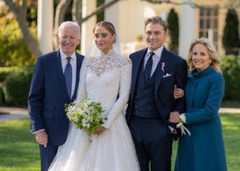 Джо Байден видав заміж онуку