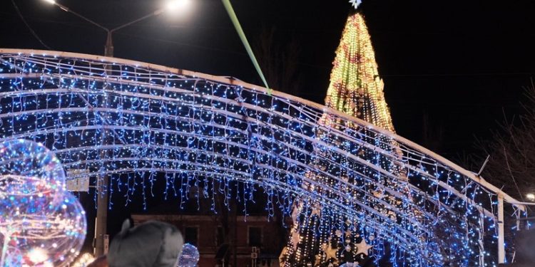 У Чернівцях відмовилися від новорічної ялинки, щоб економити електроенергію