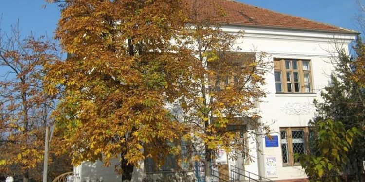 Окупанти пограбували картинну галерею імені Альбіна Гавдзинського у Новій Каховці