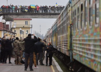 До Херсона прибув перший з 24 лютого війни поїзд (відео)