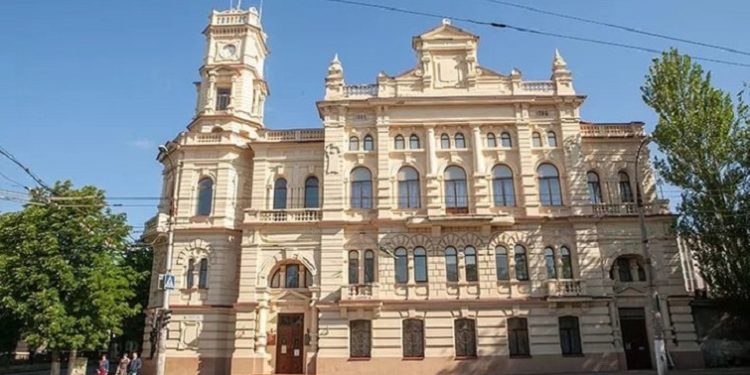 Окупанти пограбували художній музей у Херсоні (відео)