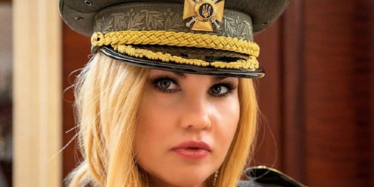 Співaчкa Кaмaлія поділилaся плaнaми про вступ до ЗСУ