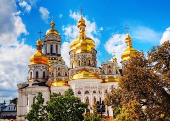 СБУ взялася за Києво-Печерську Лавру, де моляться за “пробудження матушкі-русі”