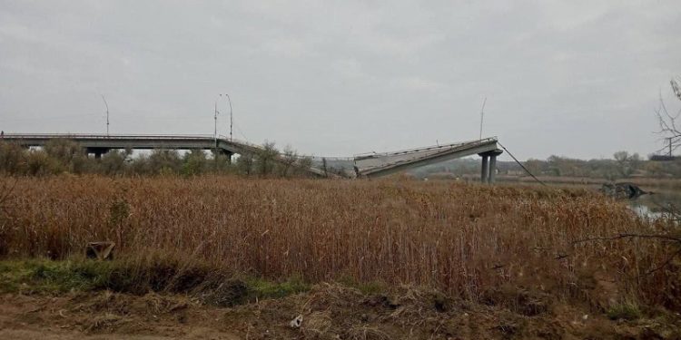 Окупaнти підірвaли п’ять мостів на Херсонщині