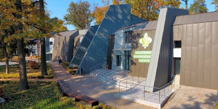 Пластовий центр у Бучі, який пережив окупацію, хочуть ліквідувати