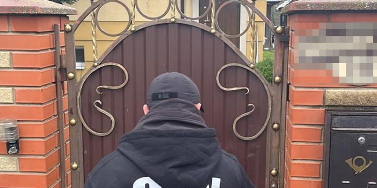 СБУ прийшла шукати “русскій мір” в єпархію УПЦ МП на Прикарпатті (фото)