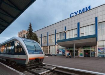 Укрзалізниця попередила про зміни руху потягів через обстріли