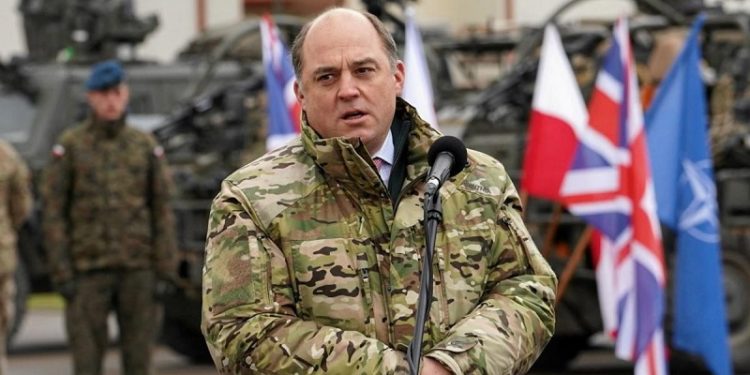 Глава Міноборони Британії порадив Україні продовжувати наступ узимку