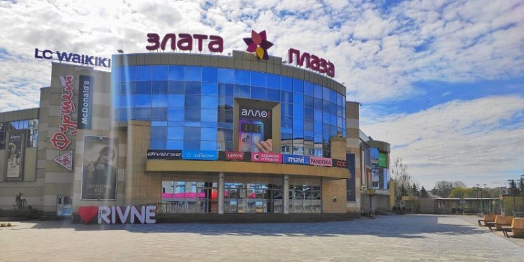 У ТРЦ Рівного шукають вибухівку