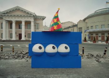 У Києві бетонні блоки від колишніх блокпостів перетворили на казкових героїв (фото)