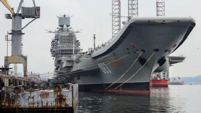 На російському авіаносці “Адмірал Кузнєцов” спалахнула пожежа