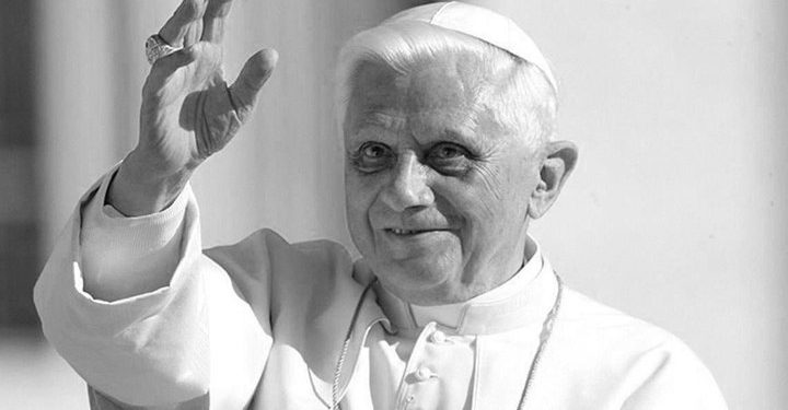 Папа Римський Бенедикт XVI помер