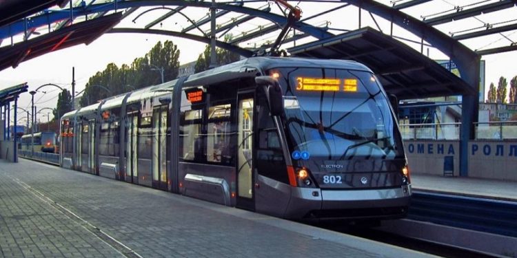 Роботу трамваїв і тролейбусів у Києві припиняють на невизначений час