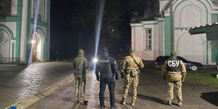 СБУ прийшла з обшуками в монастирі і храми УПЦ МП у трьох областях