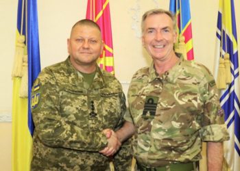 Британський адмірал Радакін зробив Залужному на Різдво