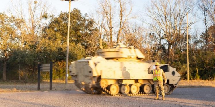 Понад 60 американських БМП Bradley для України вже пливуть до Європи